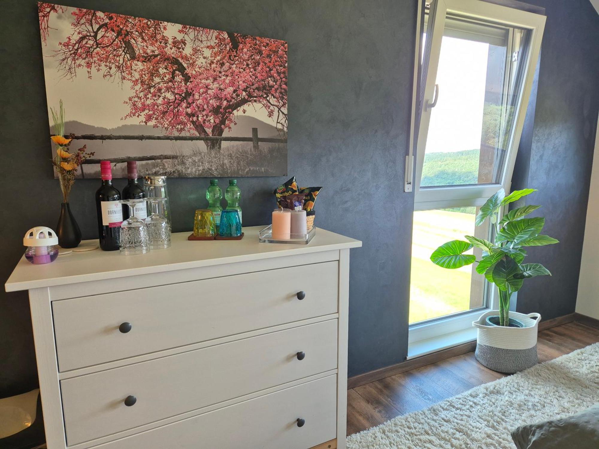 Serenity Vista Retreat Bnb Bescheid Bagian luar foto