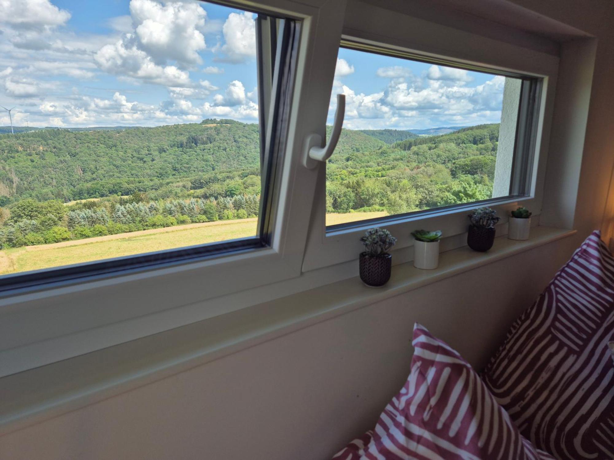 Serenity Vista Retreat Bnb Bescheid Bagian luar foto