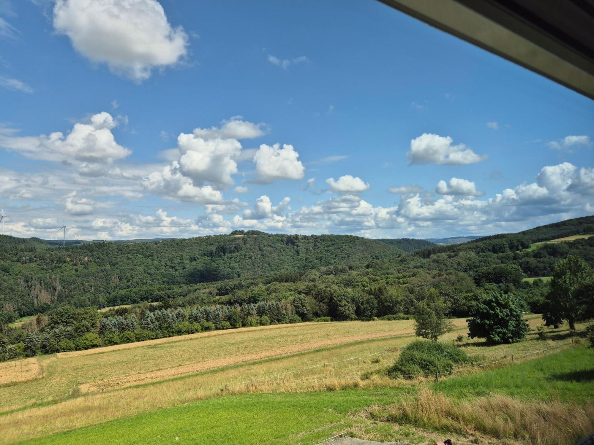 Serenity Vista Retreat Bnb Bescheid Bagian luar foto