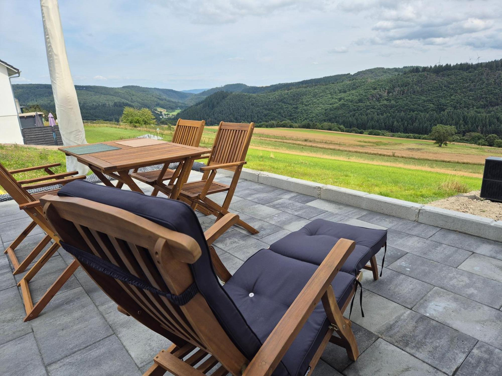 Serenity Vista Retreat Bnb Bescheid Bagian luar foto