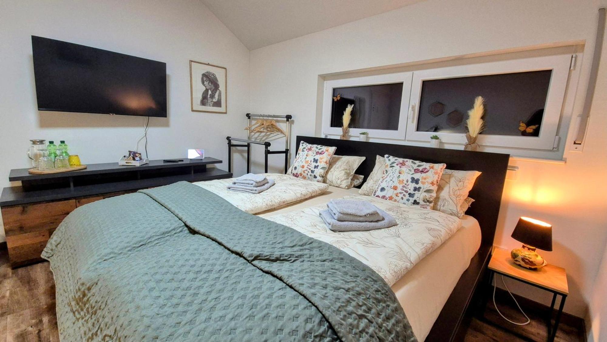 Serenity Vista Retreat Bnb Bescheid Bagian luar foto