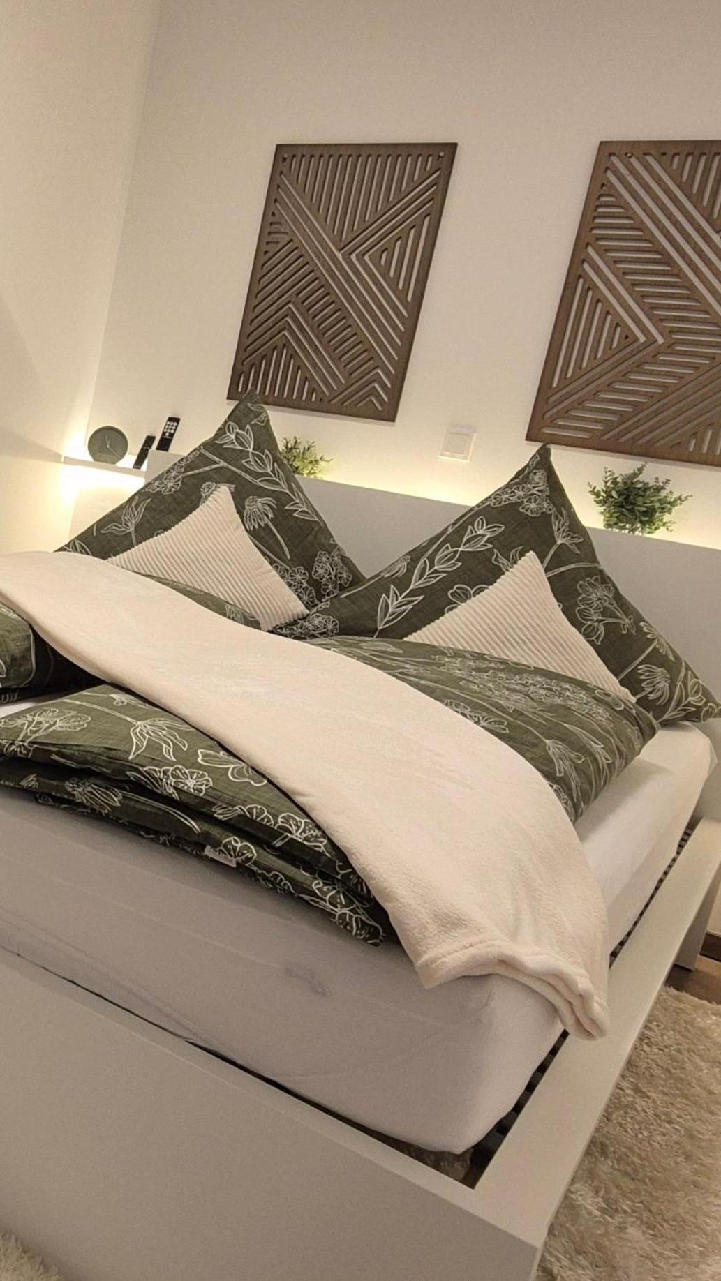 Serenity Vista Retreat Bnb Bescheid Bagian luar foto