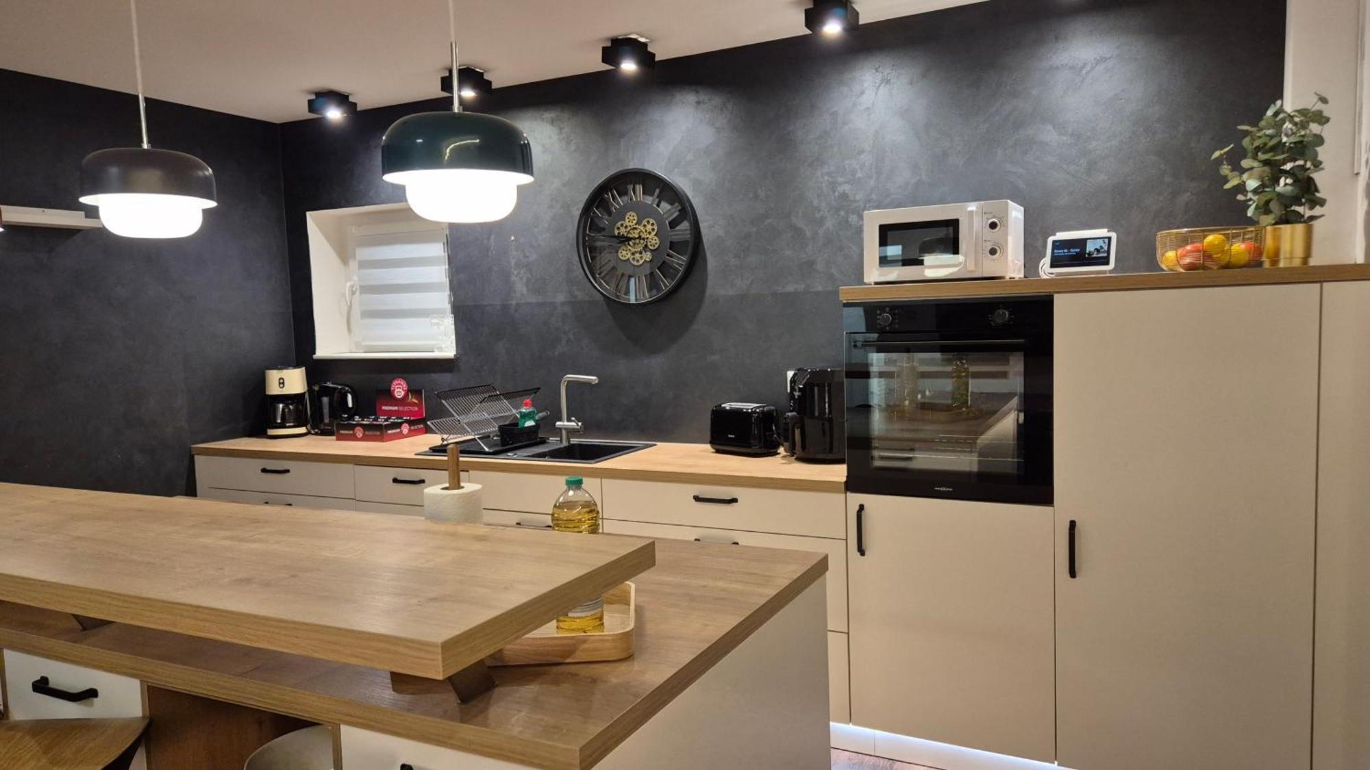 Serenity Vista Retreat Bnb Bescheid Bagian luar foto
