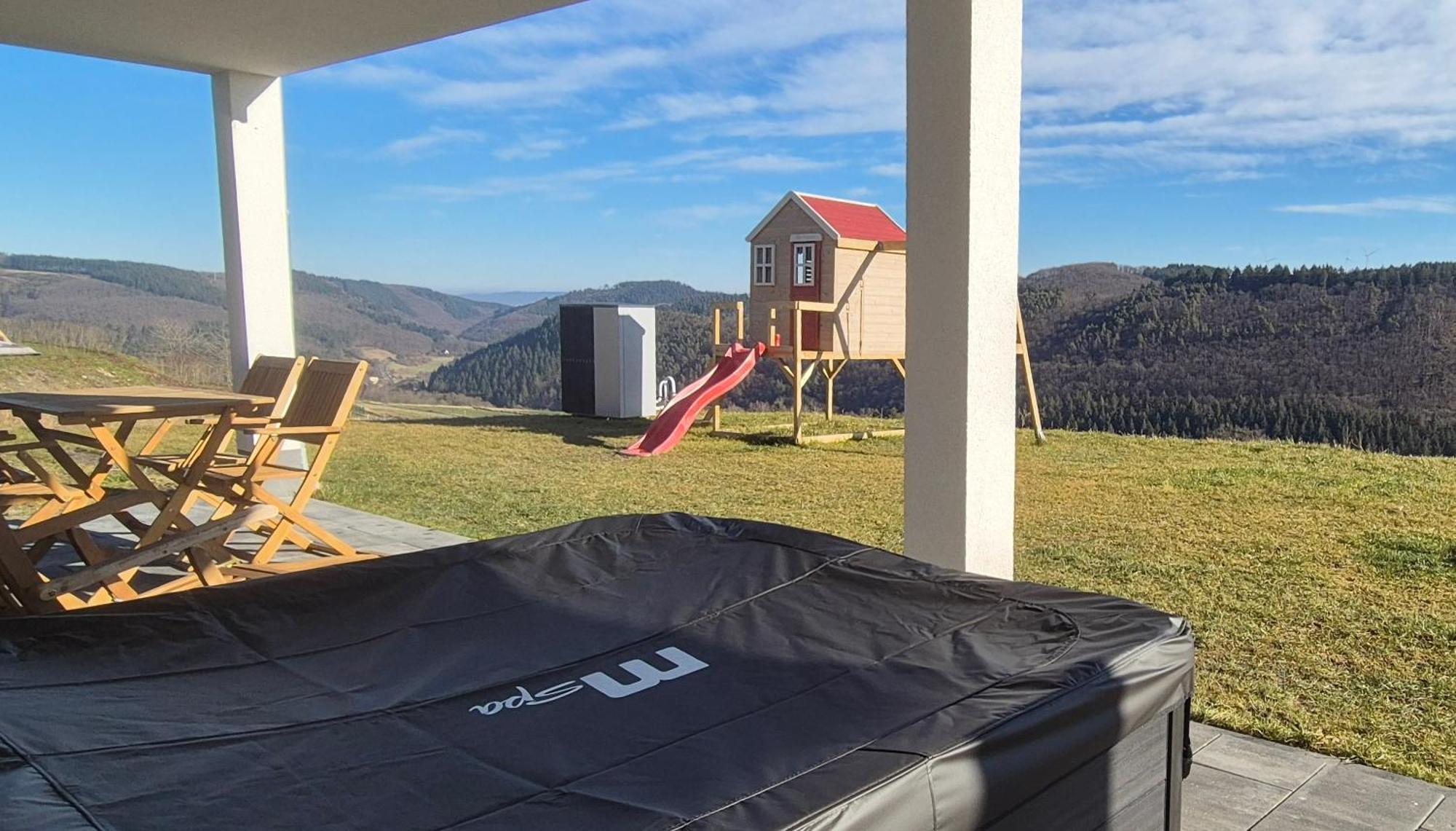 Serenity Vista Retreat Bnb Bescheid Bagian luar foto