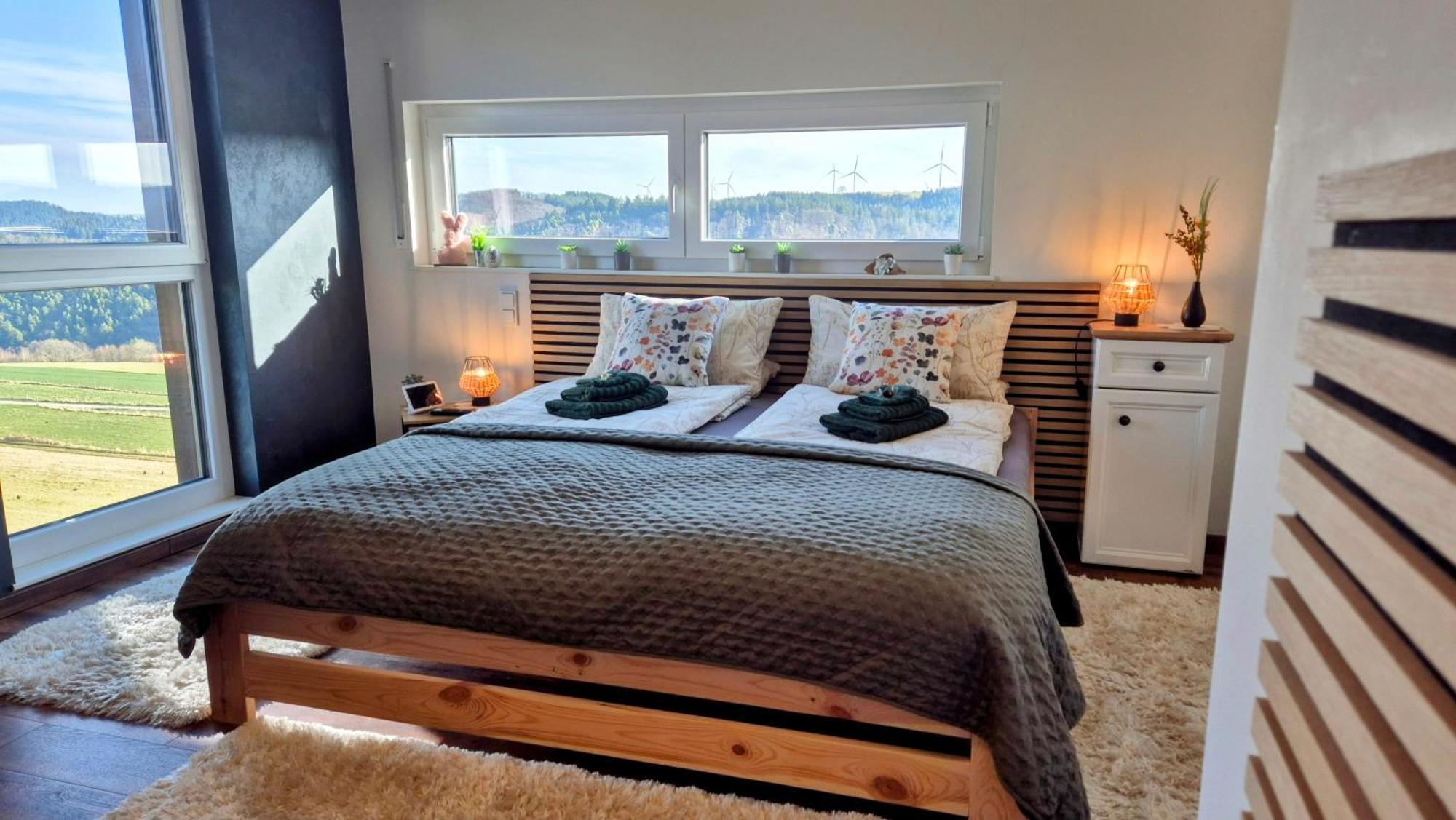 Serenity Vista Retreat Bnb Bescheid Bagian luar foto